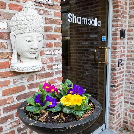 Shamballa B & B/ Logies * ダインゼ